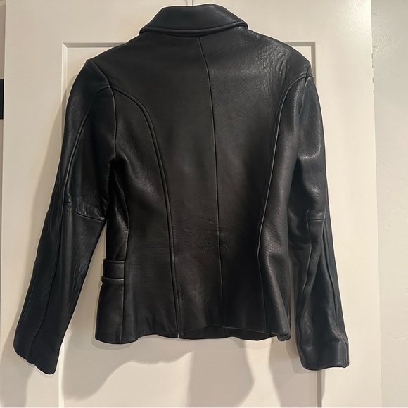 Guess black leather jacket. Thick, warm leather jacket with satin lining. - Picture 2 of 4